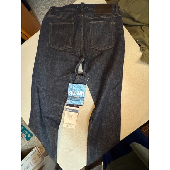 Naked and Famous - Picture 2 of 5